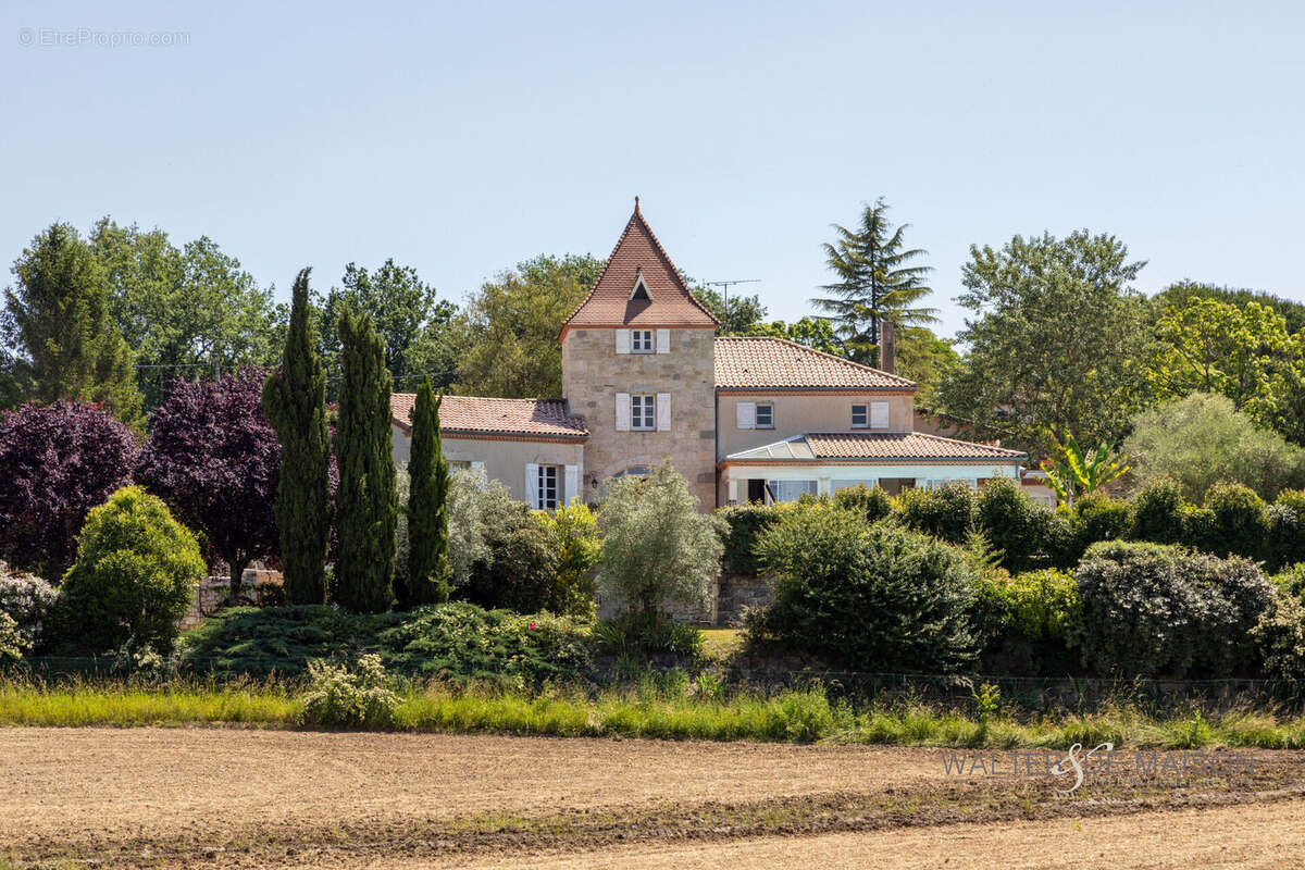Maison à SAUVAGNAS