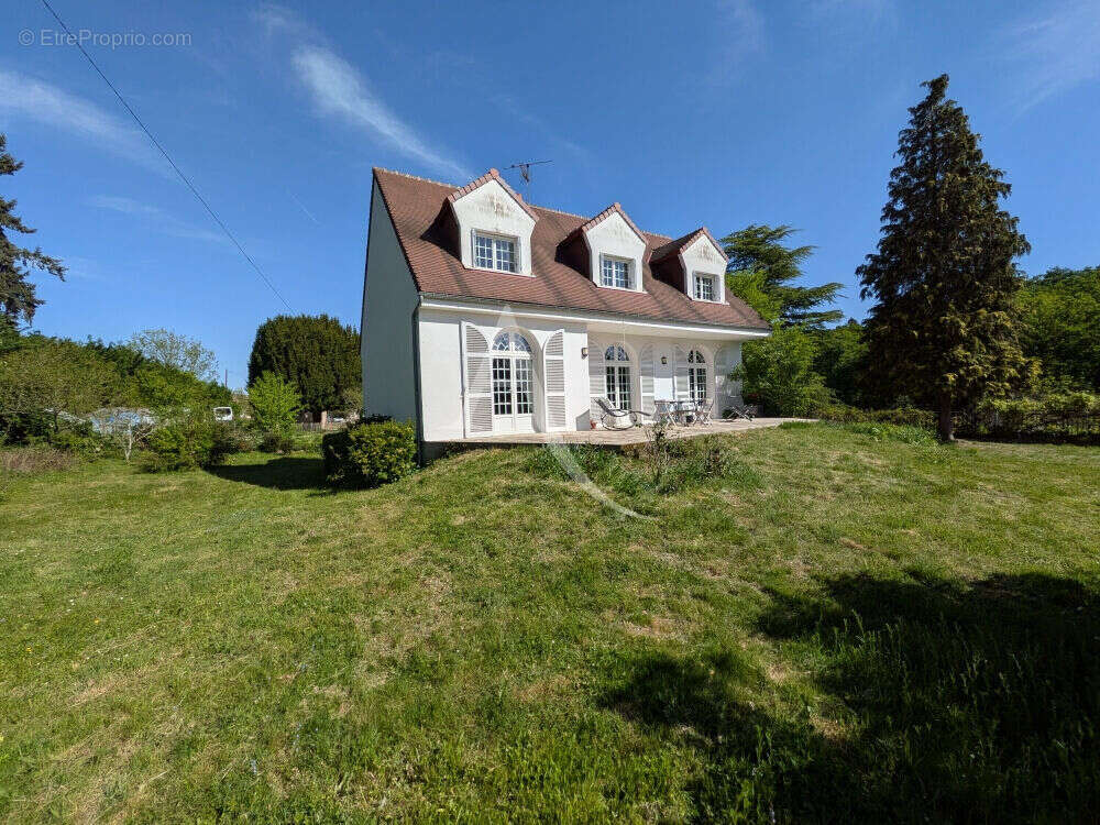 Maison à CHOUZY-SUR-CISSE