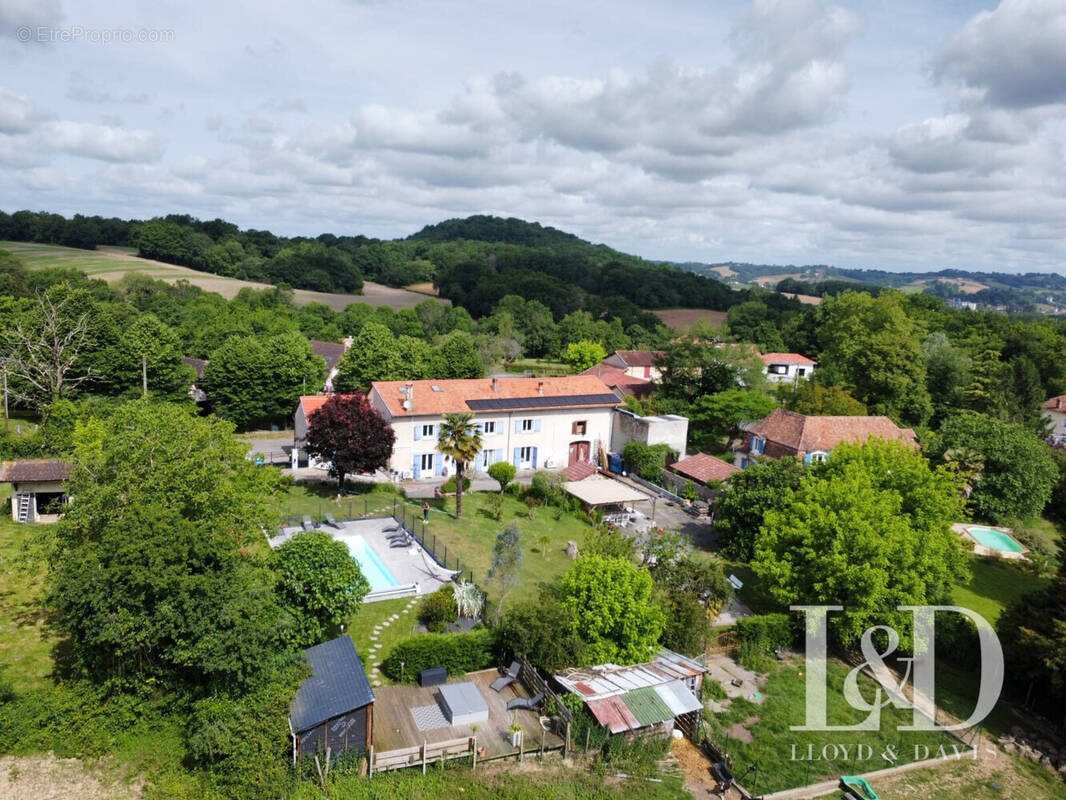 Maison à SALLES-MONGISCARD