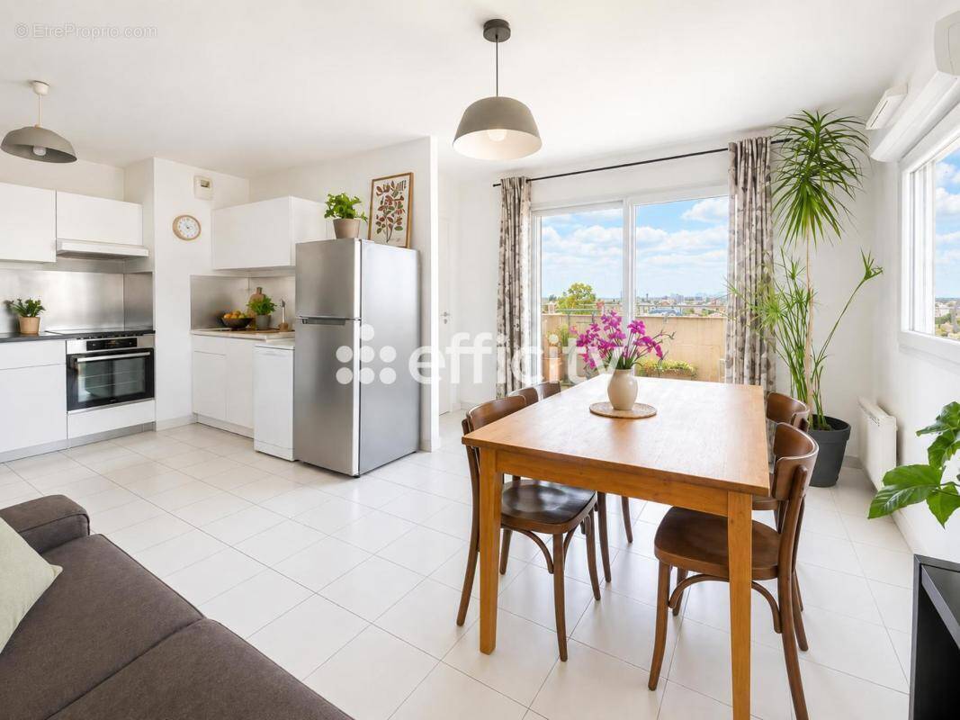Appartement à MARSEILLE-3E