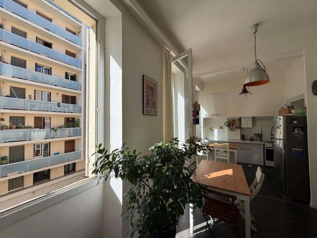 Vente Appartement T3/T4 77 m² Marseille 1er – Quartier Longchamp (Charmant 3 Fenêtres Marseillais) - photo 4