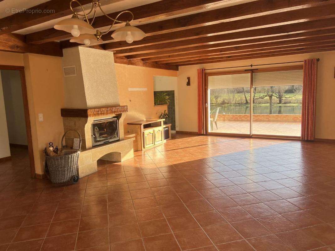 Maison à LISSAC-ET-MOURET