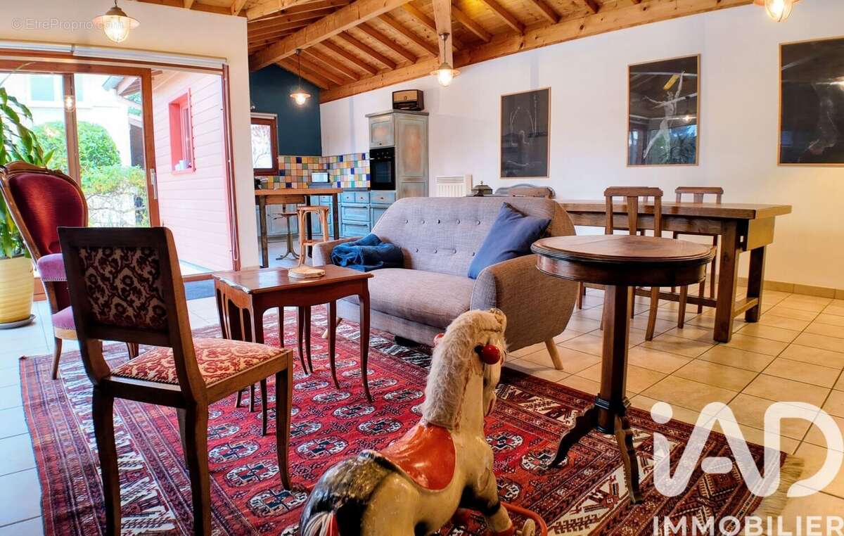 Photo 9 - Maison à VEAUCHE