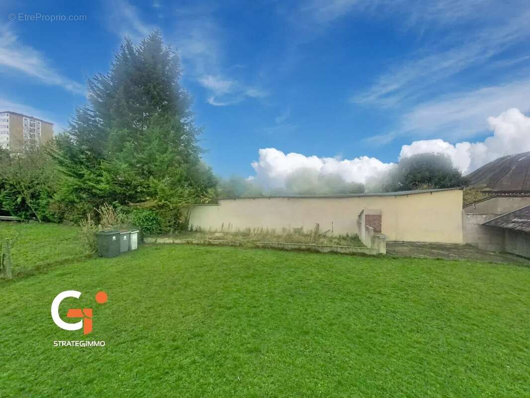 Maison à SAINT-ETIENNE-DU-ROUVRAY