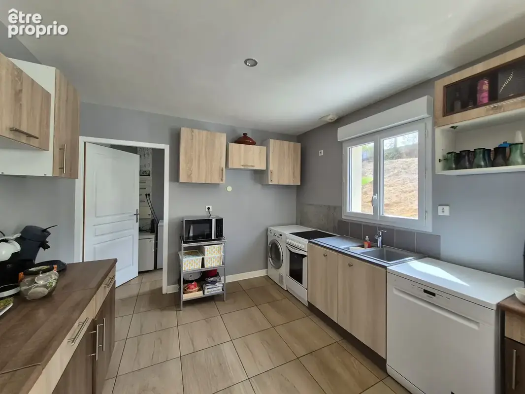 Maison de plain-pied  familiale 5 chambres   Portes de Bourges Ouest - photo 5