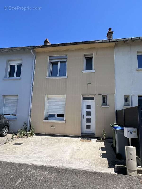 Maison à CUSTINES