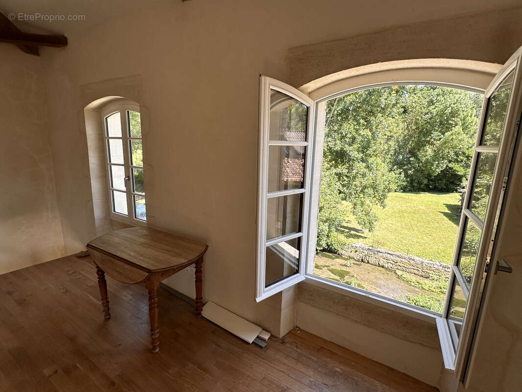 Maison à SAINT-JEAN-D&#039;ANGELY