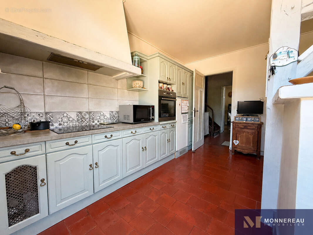 Propriete avec etang et 1 hectare de terrain - photo 9