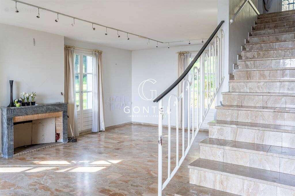 Maison à SAINT-CYR-AU-MONT-D'OR