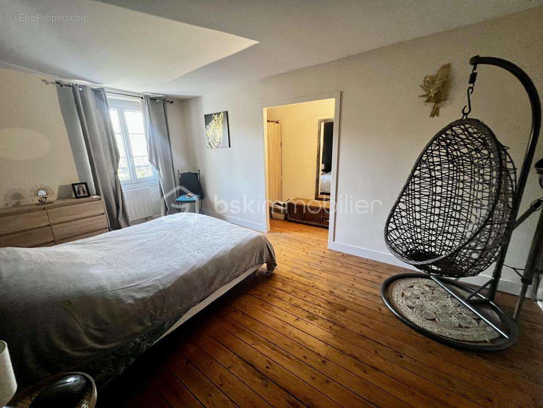 Maison à CRECY-LA-CHAPELLE