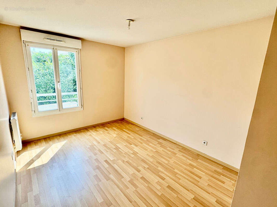 CLERMONT-FERRAND / Secteur La Glacière appartement à vendre T3 avec Garage et Terrasse ! - photo 5
