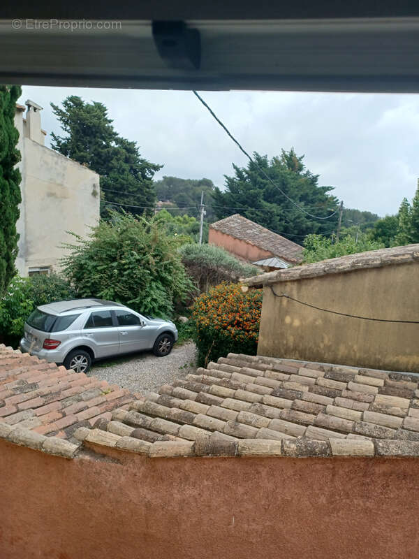 Maison à SAINT-MITRE-LES-REMPARTS