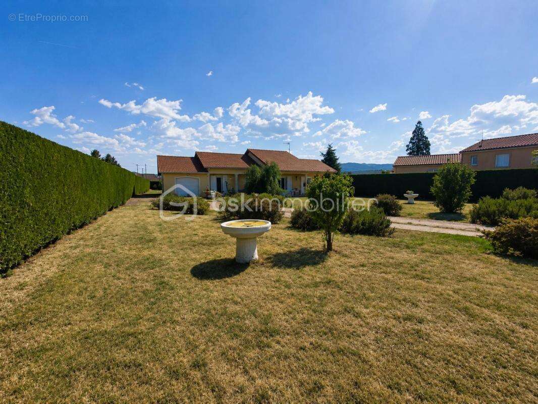 Maison familiale de plain-pied de 170 m² avec 2 830 m² de terrain - photo 17