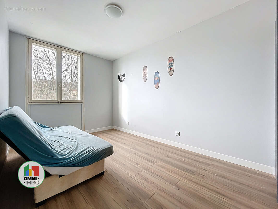 Appartement T3 de 53 m2 avec balcon   proche Hôpital Lyon Sud - photo 14