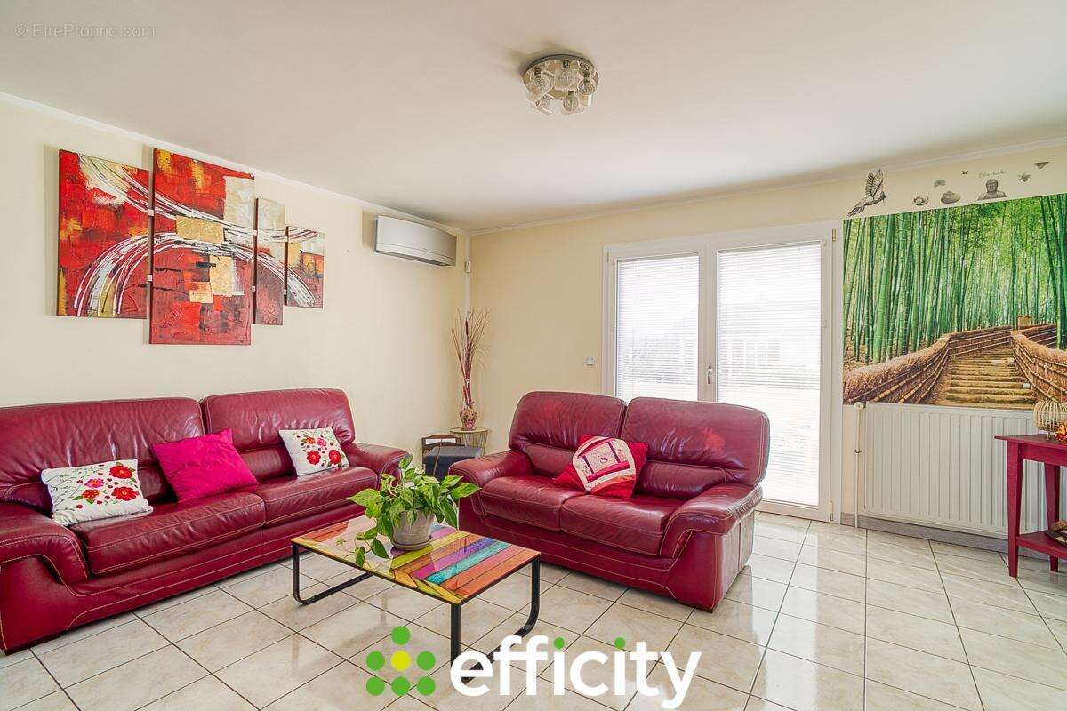 Maison à VAULX-EN-VELIN