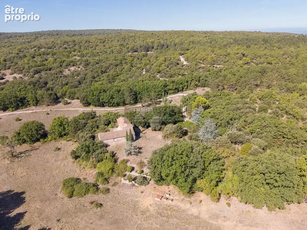 En exclusivité  Domaine d'exception à rénover  Gordes - photo 3