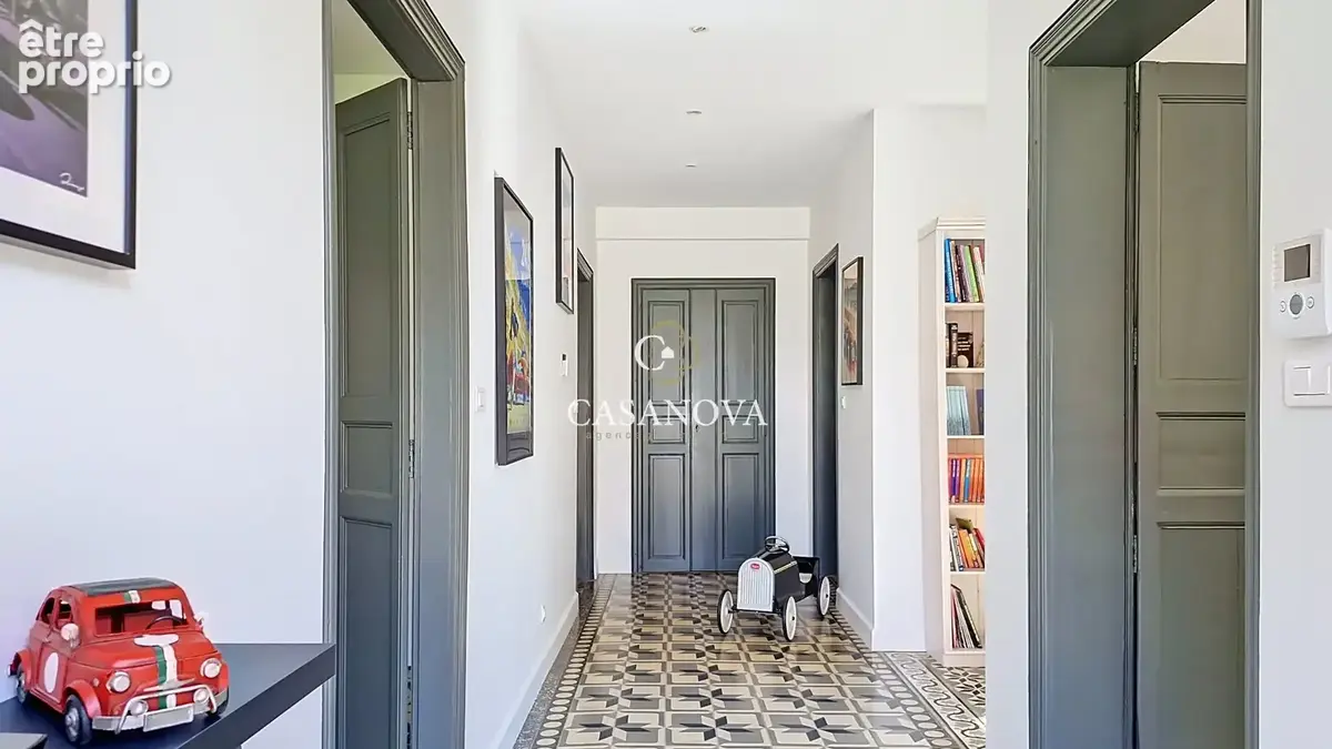 Propriété de caractère entre Pézenas et Béziers  Un lieu aux multiples possibilités: maison de famille ou lieu de réception - photo 9
