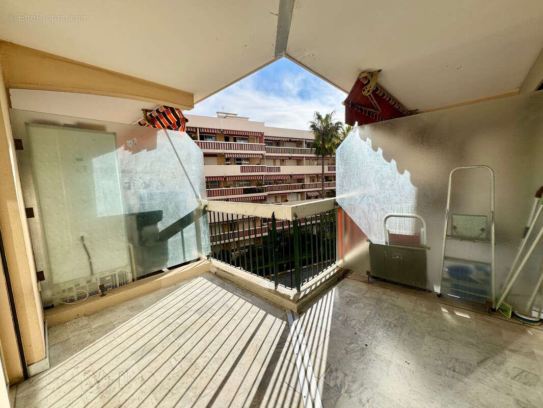 Appartement à VALLAURIS
