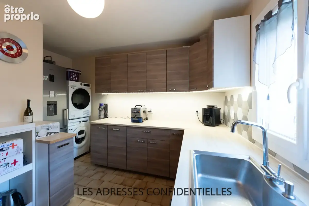 CHASSIEU - Maison familiale 112 m2 - 5 pièces - photo 4