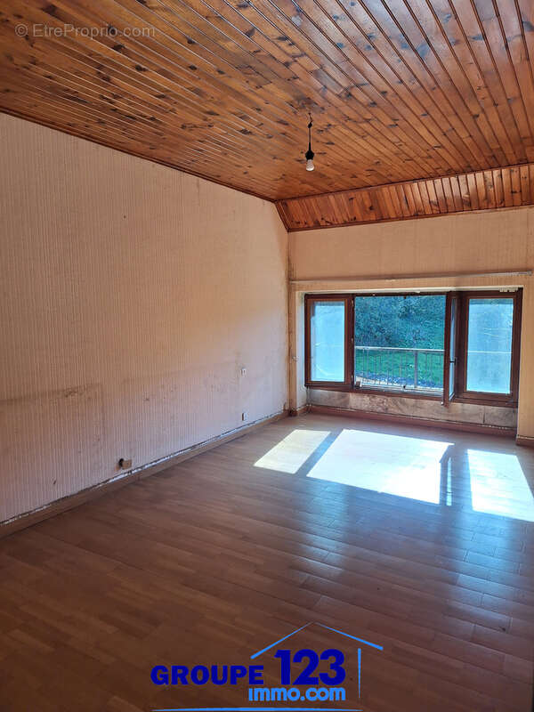 Maison à ESCAMPS