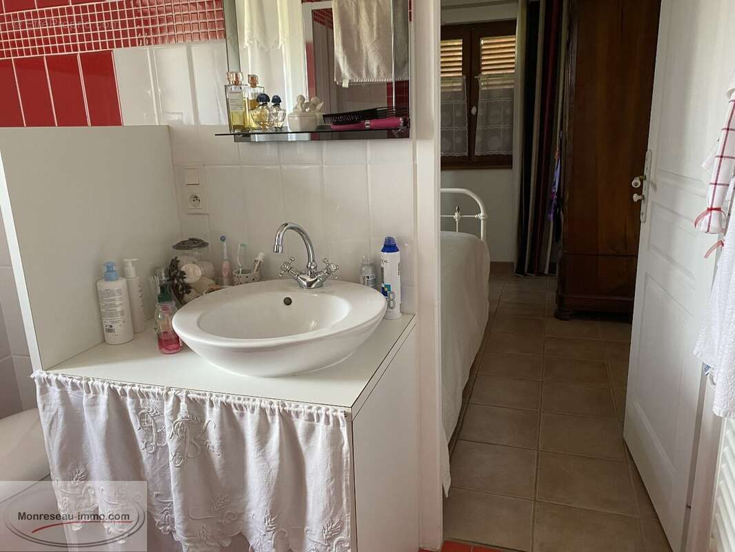 Maison à PRESSY-SOUS-DONDIN