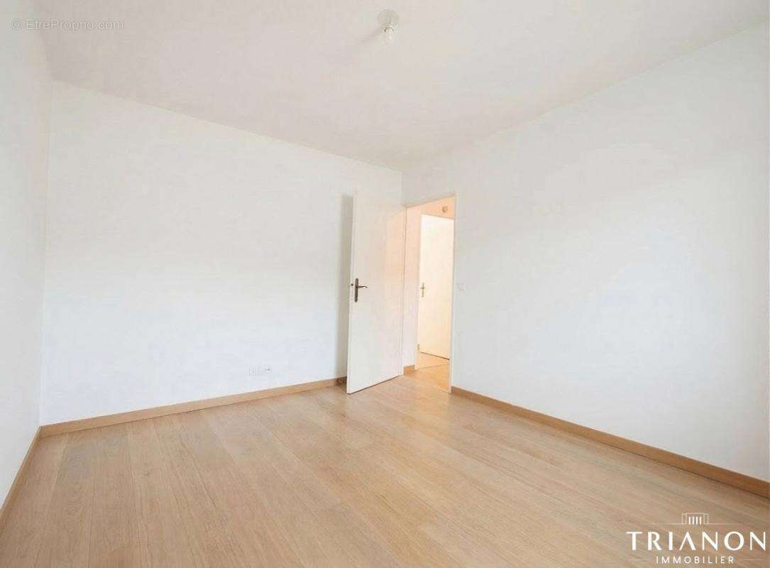 Le mesnil le roi - appartement avec terrasse et jardinet - photo 8