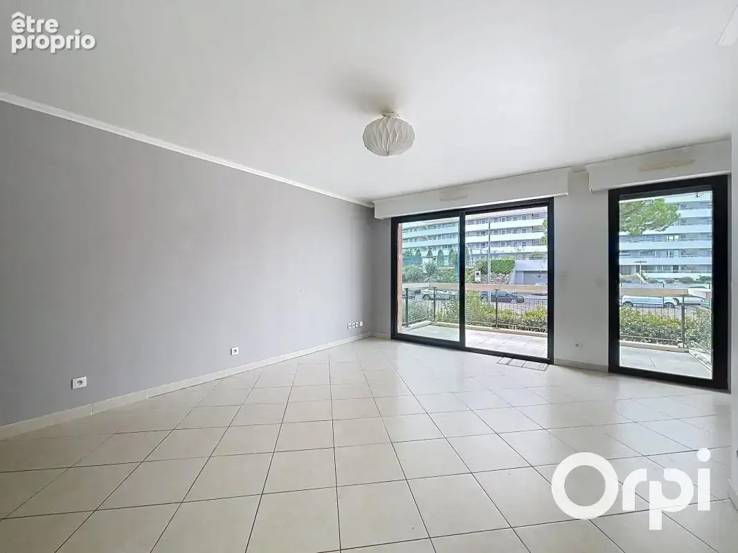 Photo Appartement à Villeneuve-Loubet au prix de 279 000€