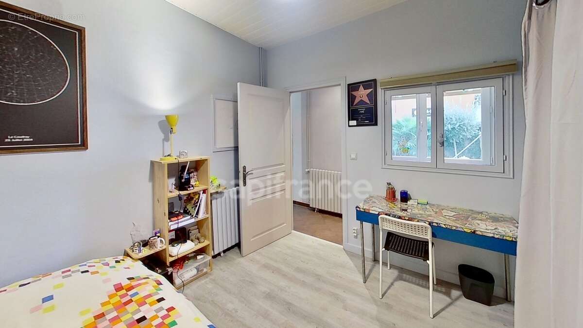 Maison de 116 m² - 4 chambres - proche services à pieds - garage -piscine - photo 18
