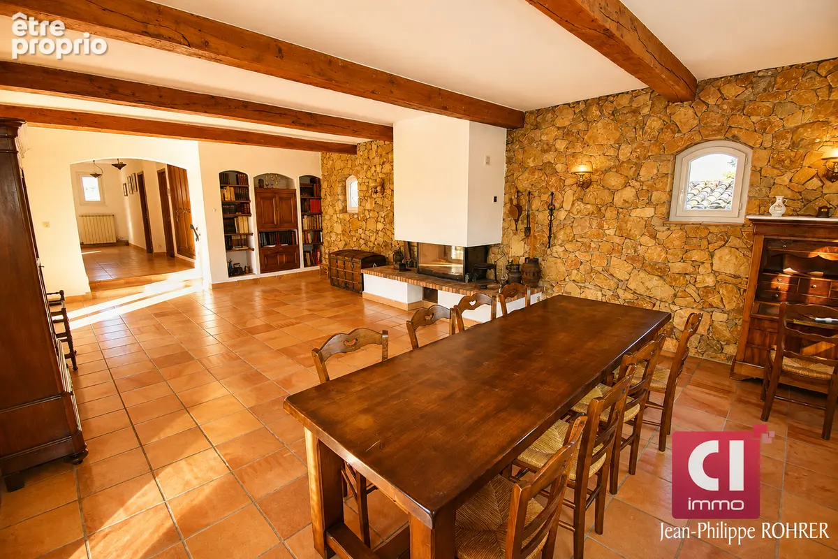Maison de Prestige à Vendre à Besse-sur-Issole - photo 4