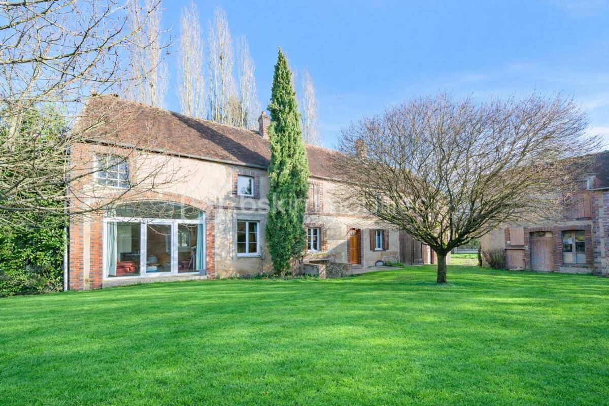 Maison à VILLENEUVE-SUR-YONNE
