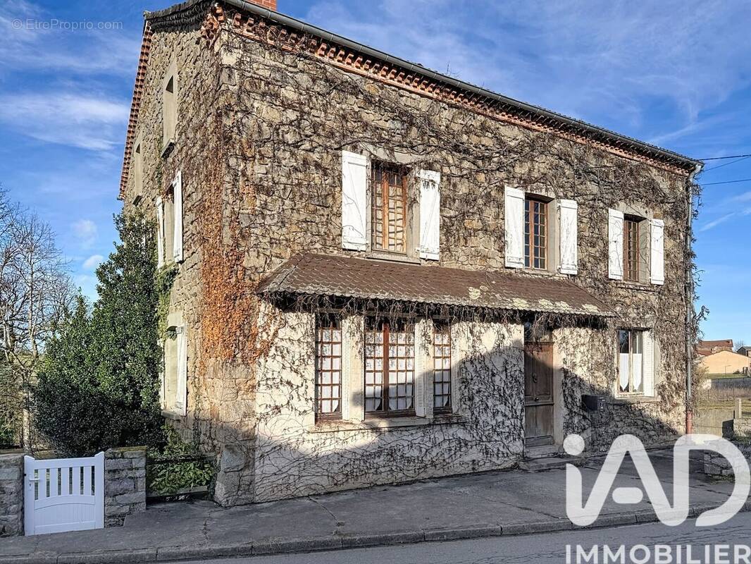 Photo 1 - Maison à TOURS-SUR-MEYMONT