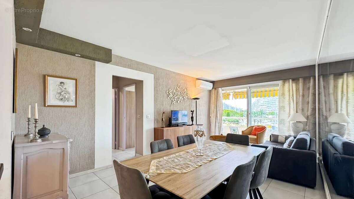 Appartement à VILLENEUVE-LOUBET