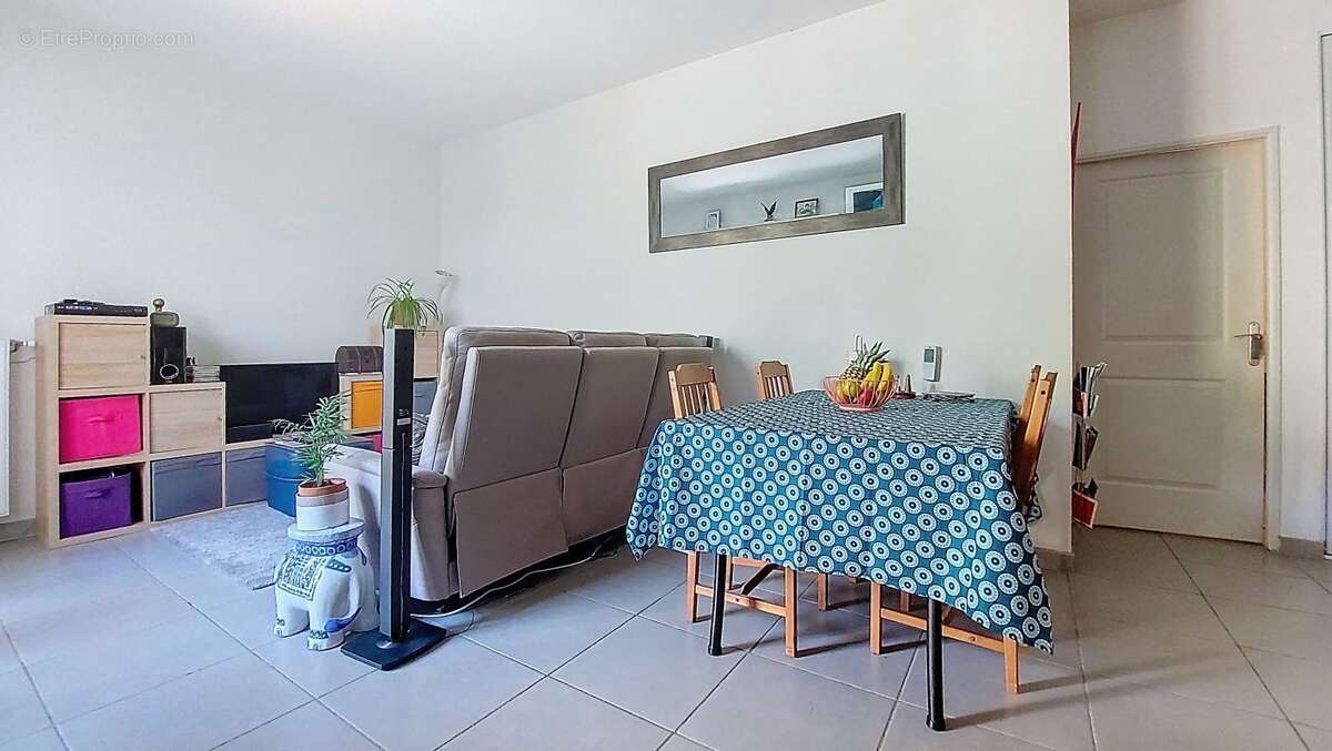 Appartement à MEYZIEU