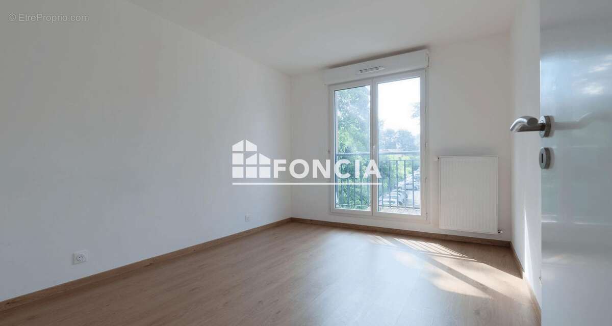 Appartement à MENNECY