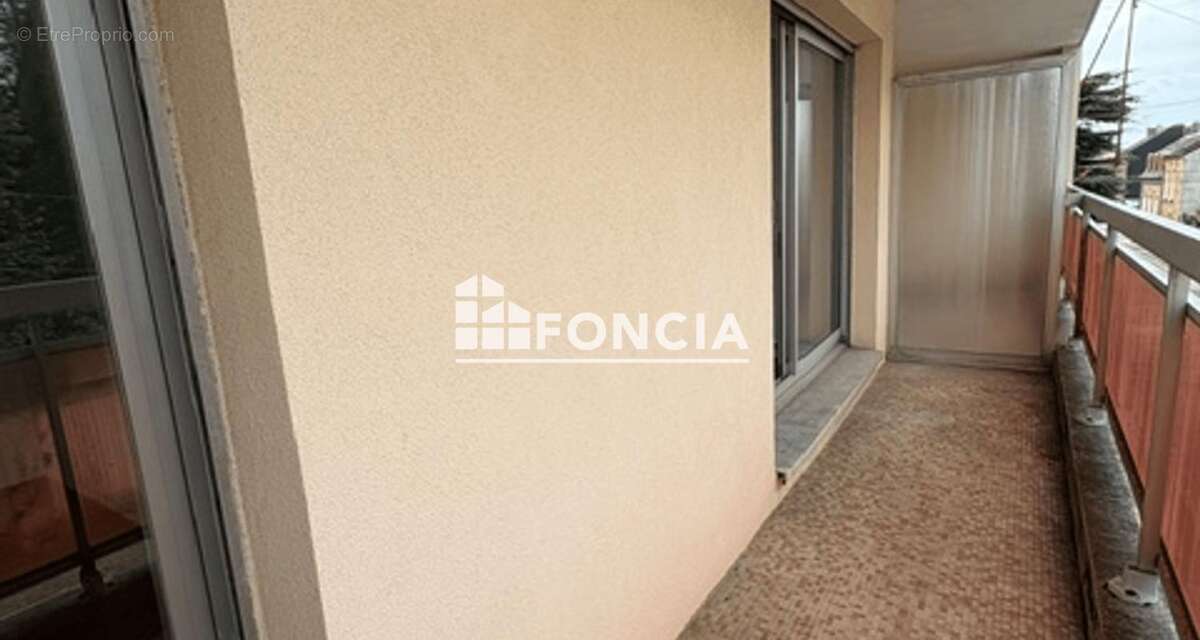 CHARLEVILLE - MÉZIÈRES - Appartement 1 P de 32m2 avec loggia, parking privé, cave - photo 7