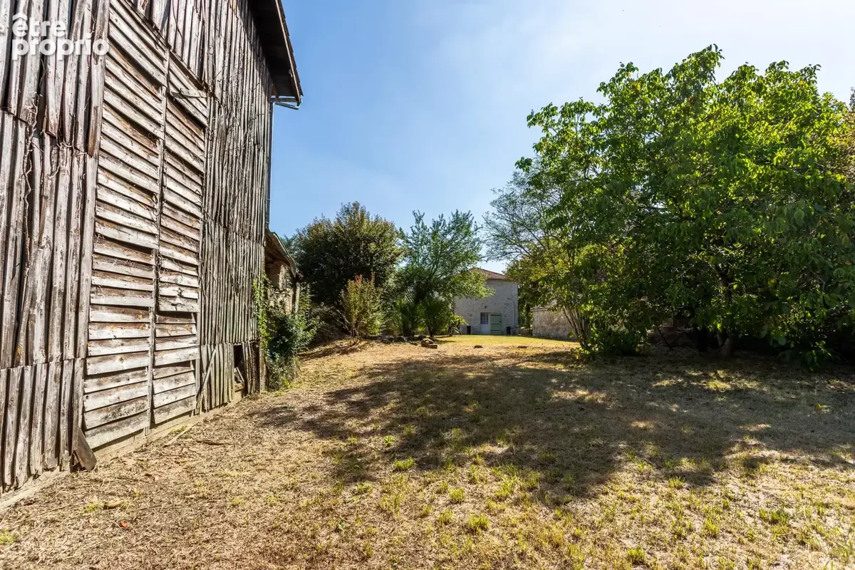 Maison de village avec jardin et garage - photo 8