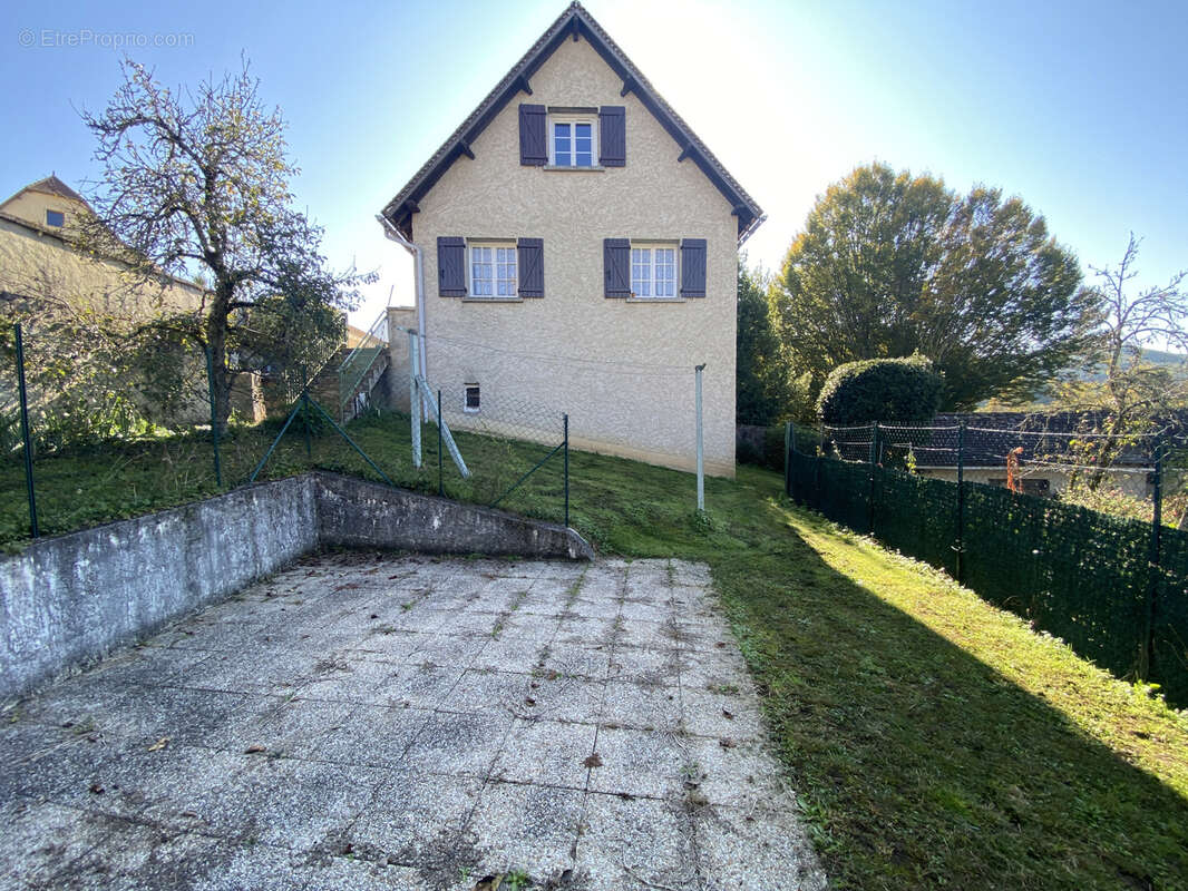 Maison à GAGNAC-SUR-CERE
