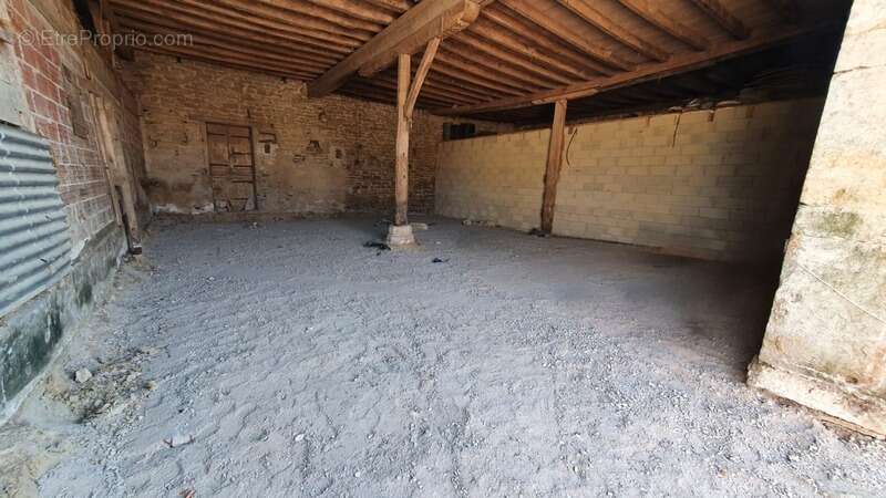 Maison à VIC-DE-CHASSENAY