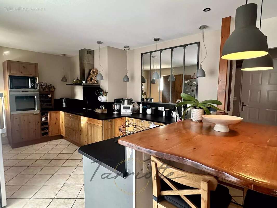 Maison à MONTELIMAR