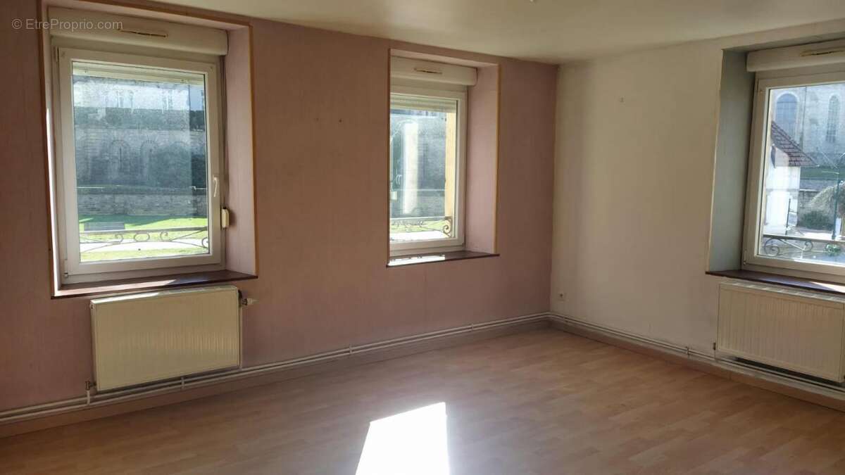 Appartement à XERTIGNY