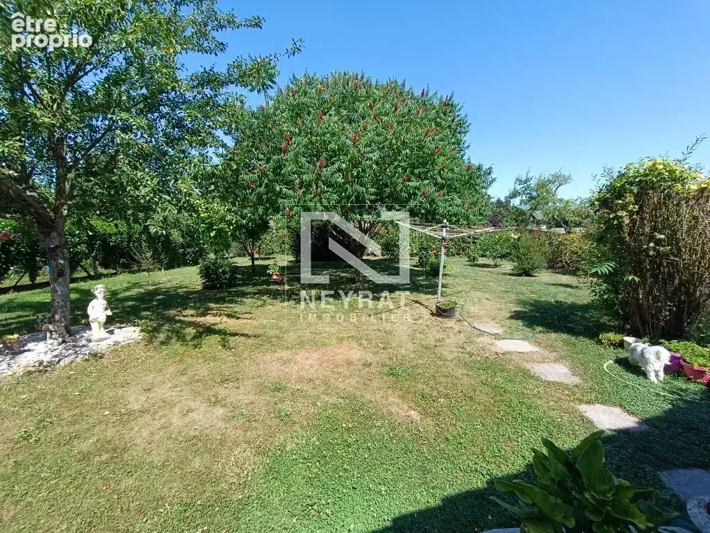 Maison de plein pied avec dépendances et jardin - photo 17