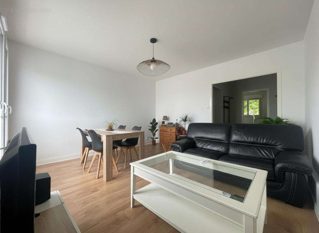 Appartement à REZE