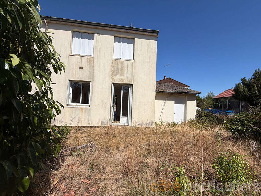 Maison  située à CULAN de 88 m2 avec jardin - photo 2