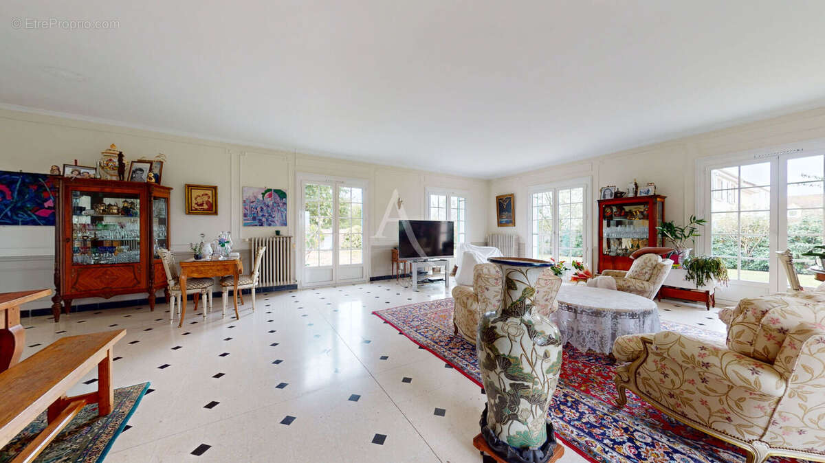 Maison à CREVECOEUR-EN-BRIE