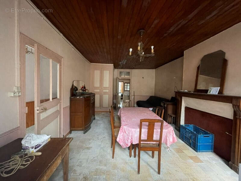 Maison à LA BAZOCHE-GOUET