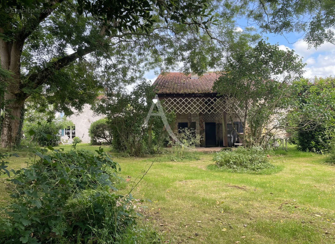 Maison à SAINT-AGNANT
