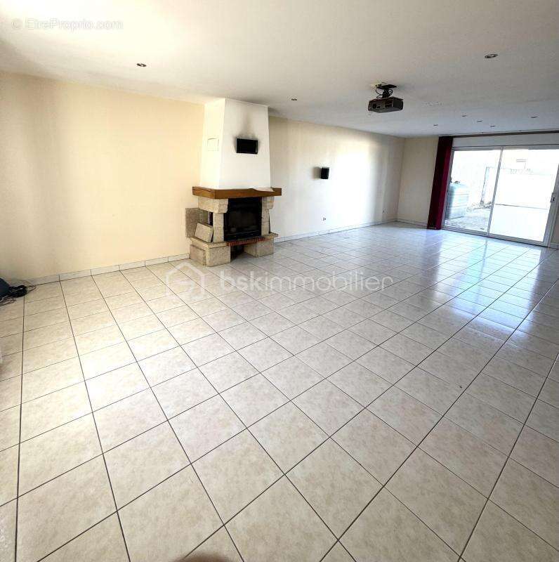 Maison à LIGNAN-SUR-ORB