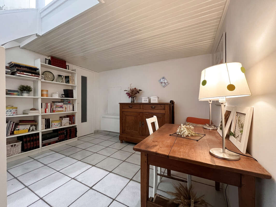 Maison à SAINT-ETIENNE-DE-MONTLUC