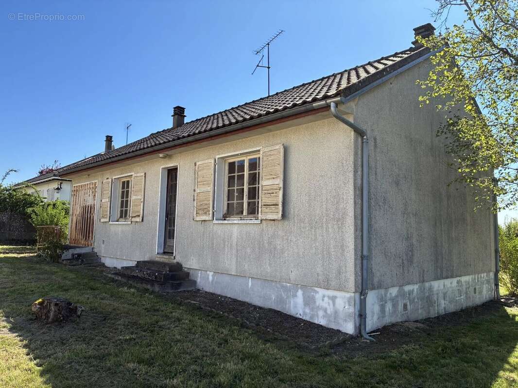 Maison à SAINT-LEOMER