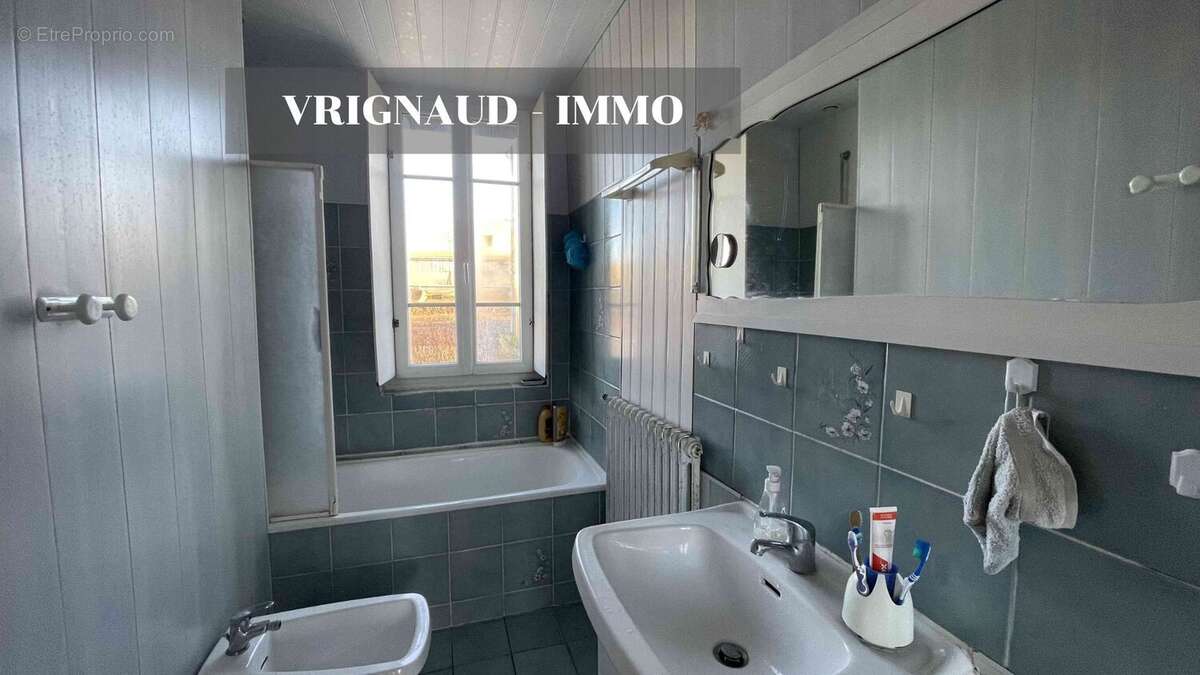 Maison à SAINT-PAUL-EN-PAREDS